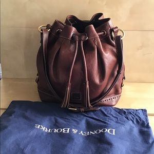 Dooney & Bourke bucket bag in Chestnut